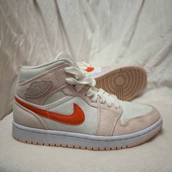 Nike Jordan Women’s 1 Mid SE Sail / Orange - Orange Quartz - Picture 1 of 16